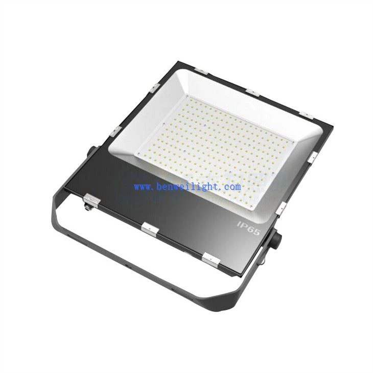 Projecteur LED étanche IP65 extérieur