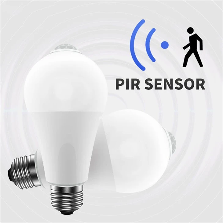 Lampe d'ampoules de sécurité extérieure et intérieure activée par le mouvement A19
