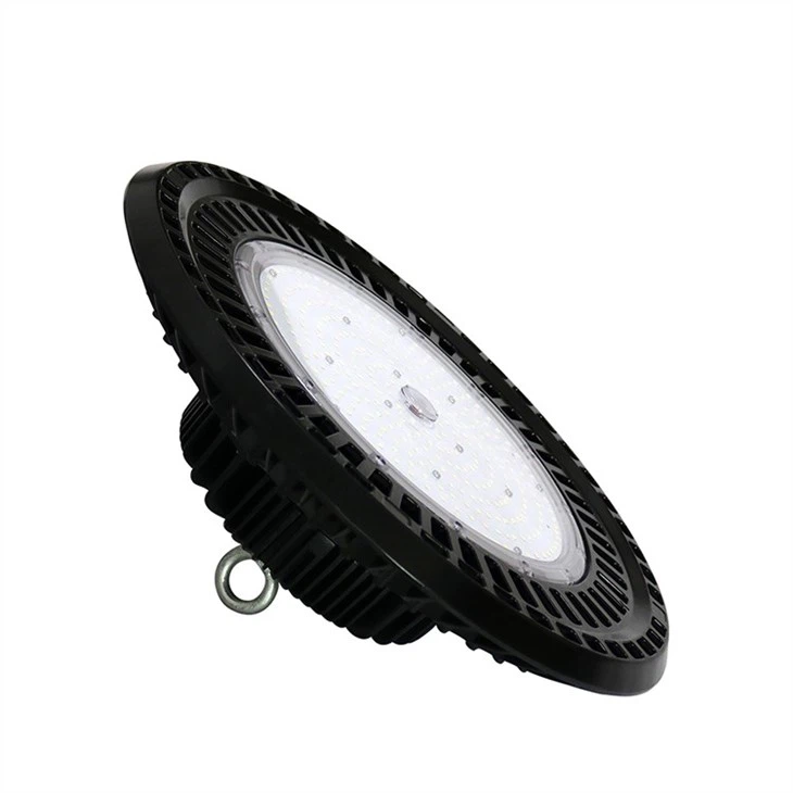 Lumière d'entrepôt noire