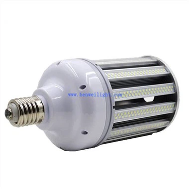 Lumières menées par rangée de maïs