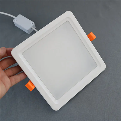 Panneau LED carré ultra-mince en options 7 W-30 W|Installation encastrée ou en surface